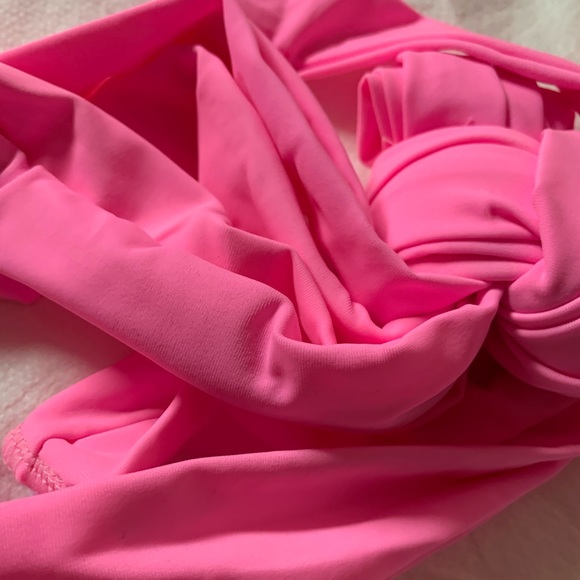 PINK LINED DETAILED CRISS CROSS ONE PIECE SWIMSUIT - Picture 8 of 12